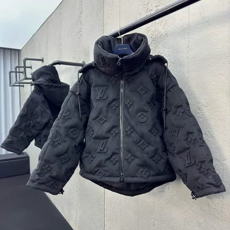 ルイヴィトン ダウンジャケット