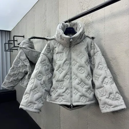 ルイヴィトン ダウンジャケット