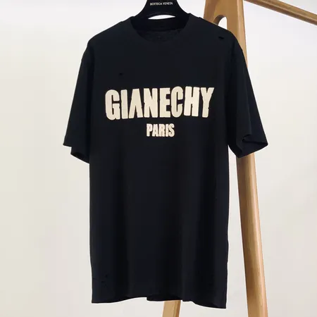 ジバンシィ Tシャツ