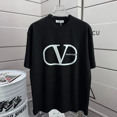 ヴァレンティノ Tシャツ