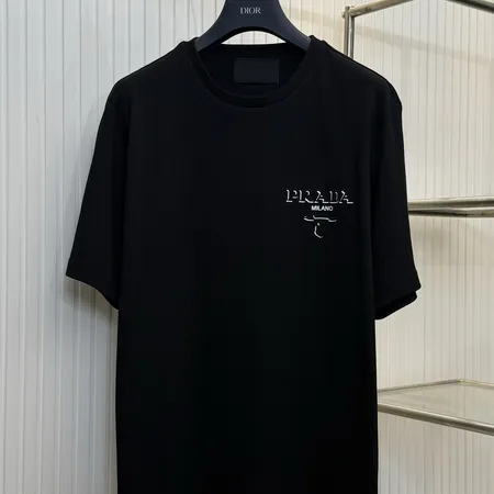 プラダ Tシャツ