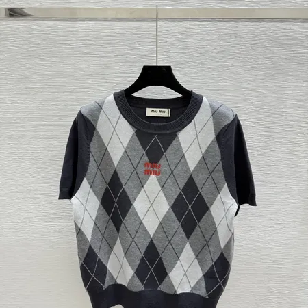 ミュウミュウ Tシャツ