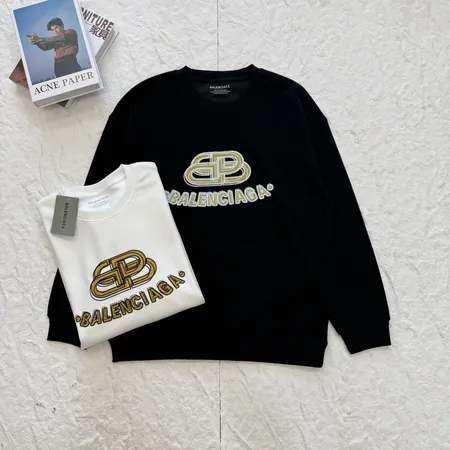 バレンシアガ パーカー