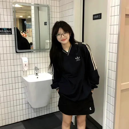 アディダス パーカー