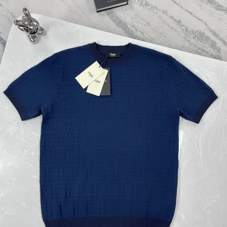 フェンディ Tシャツ