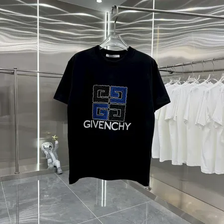 ジバンシィ Tシャツ