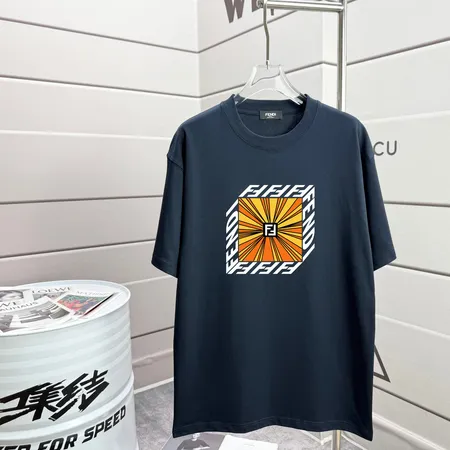 フェンディ Tシャツ