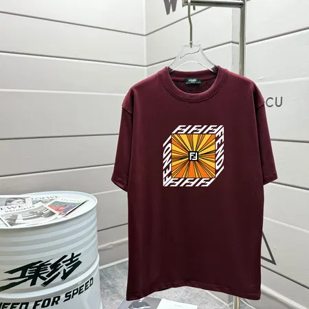 フェンディ Tシャツ