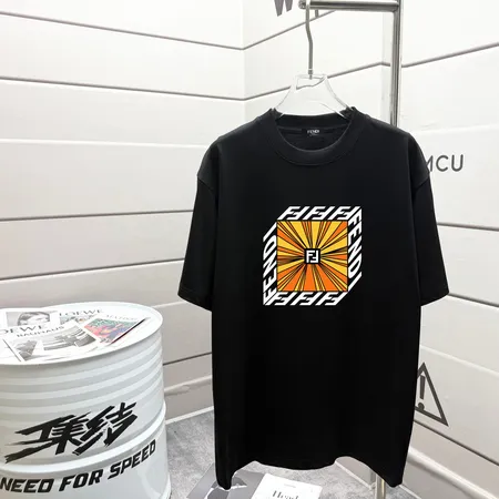 フェンディ Tシャツ