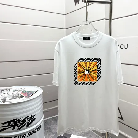 フェンディ Tシャツ