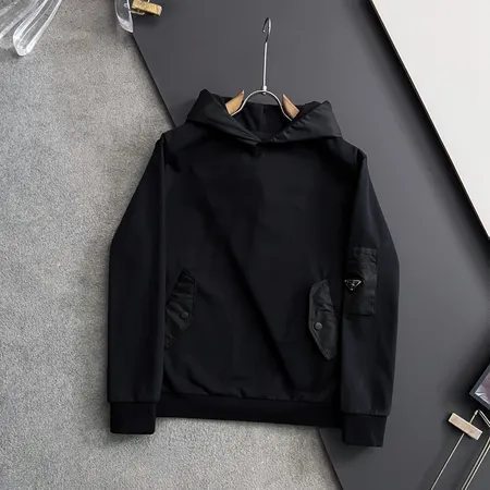 プラダ パーカー