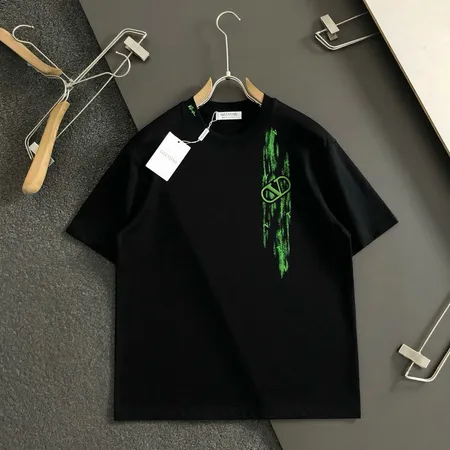 ヴァレンティノ Tシャツ