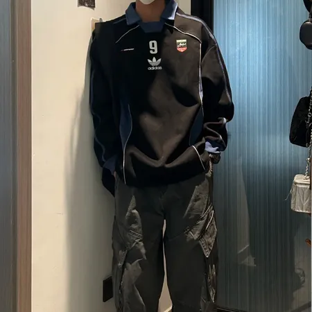 アディダス パーカー