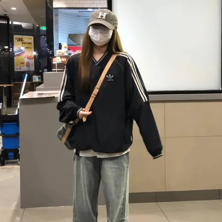 アディダス パーカー