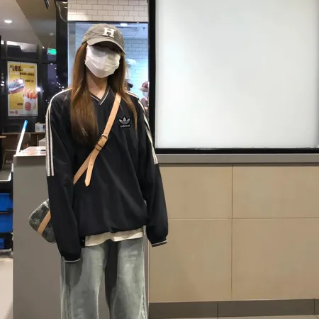 アディダス パーカー