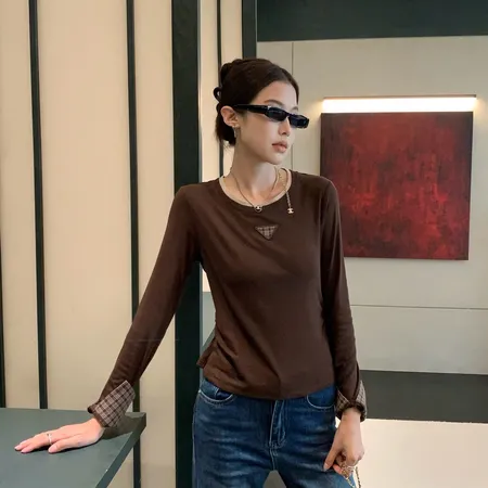 プラダ Tシャツ