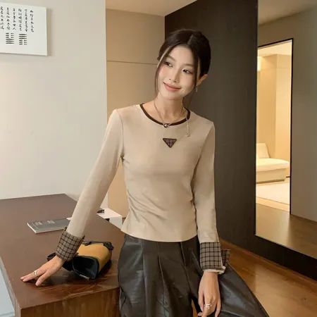 プラダ Tシャツ