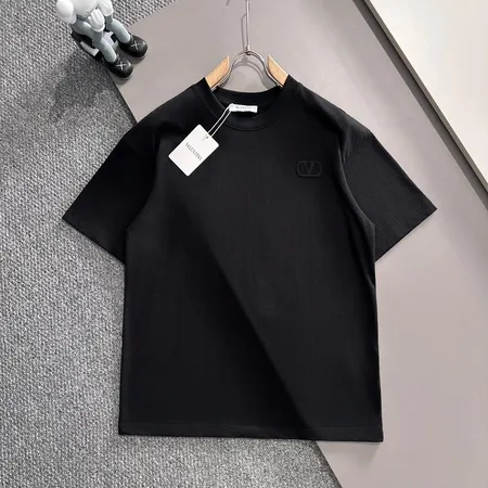 ヴァレンティノ Tシャツ