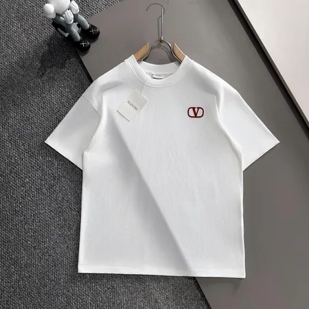 ヴァレンティノ Tシャツ