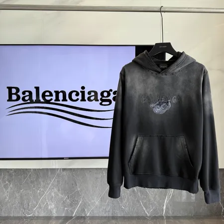 バレンシアガ パーカー