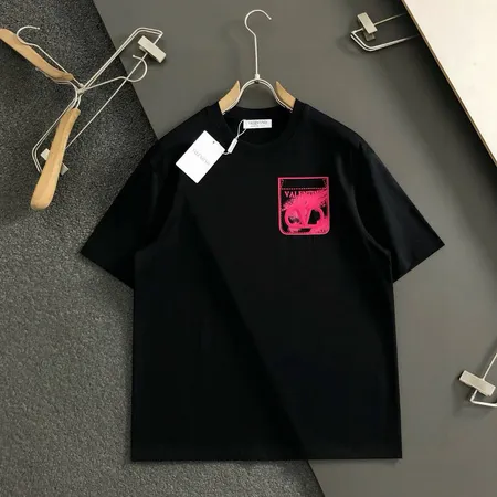 ヴァレンティノ Tシャツ