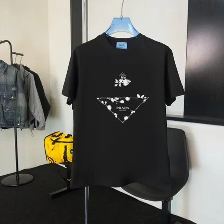 プラダ Tシャツ