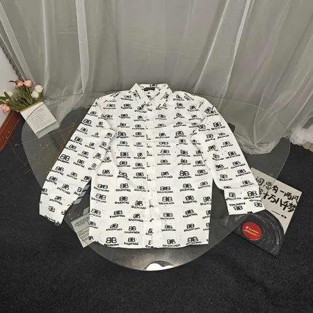 バレンシアガ シャツ