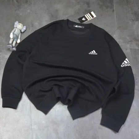 アディダス Tシャツ