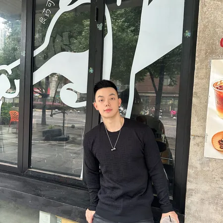 フェンディ パーカー