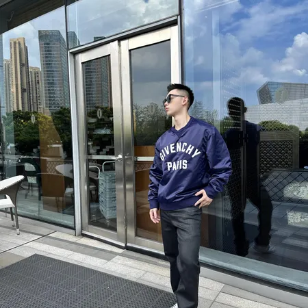 ジバンシィ パーカー