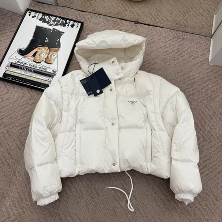 プラダ ダウンジャケット