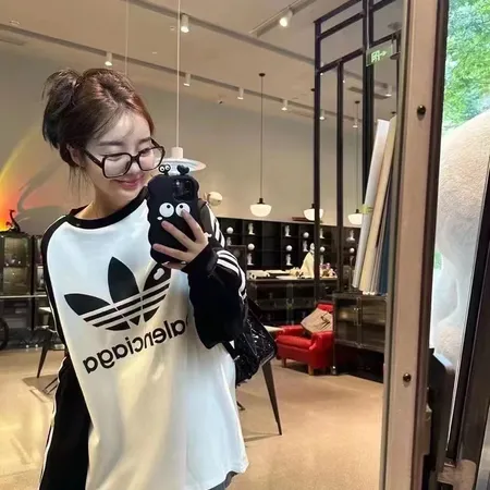 アディダス Tシャツ