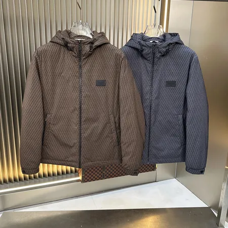 フェンディ ダウンジャケット