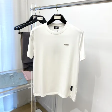 フェンディ Tシャツ