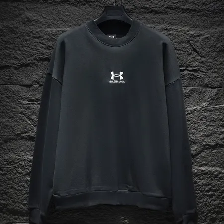 バレンシアガ パーカー