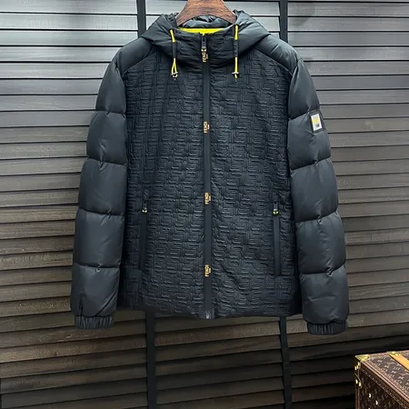 フェンディ ダウンジャケット