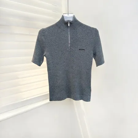 ミュウミュウ Tシャツ