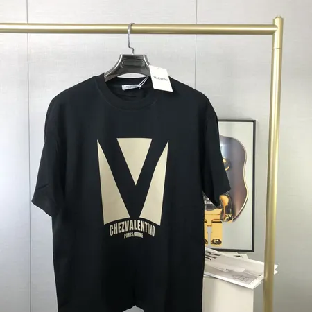 ヴァレンティノ Tシャツ