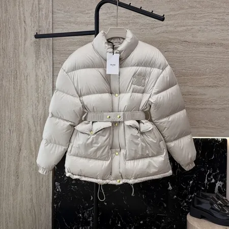 セリーヌ ダウンジャケット