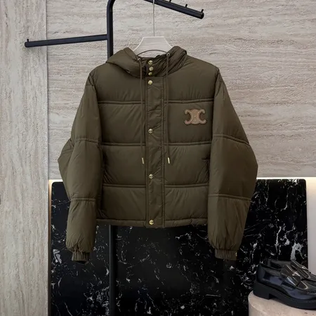 セリーヌ ダウンジャケット