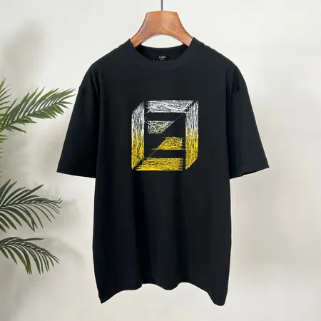 フェンディ Tシャツ