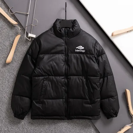 バレンシアガ ダウンジャケット