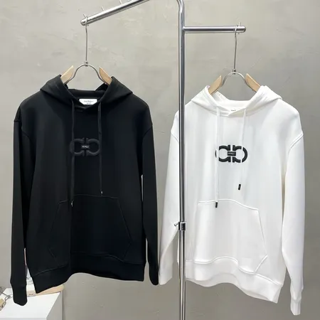 フェラガモ パーカー