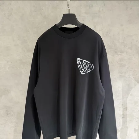 プラダ Tシャツ