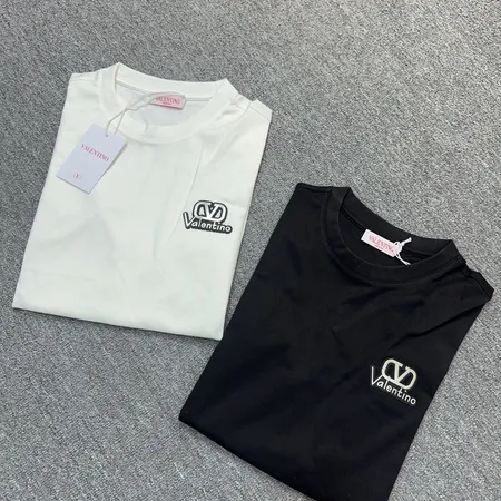 ヴァレンティノ Tシャツ