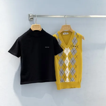 ミュウミュウ Tシャツ