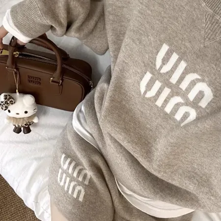 ミュウミュウ パーカー