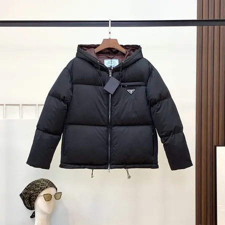 プラダ ダウンジャケット