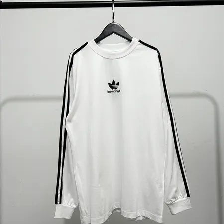 アディダス パーカー