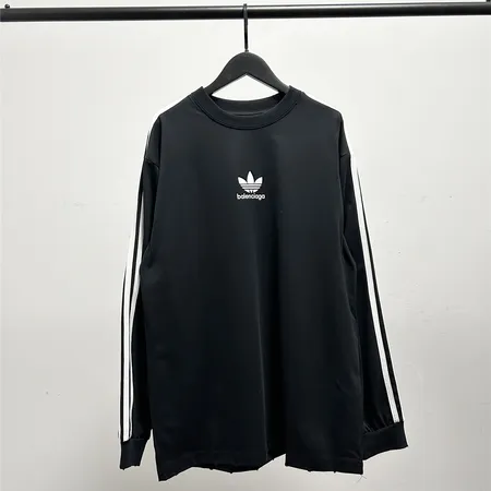 アディダス パーカー